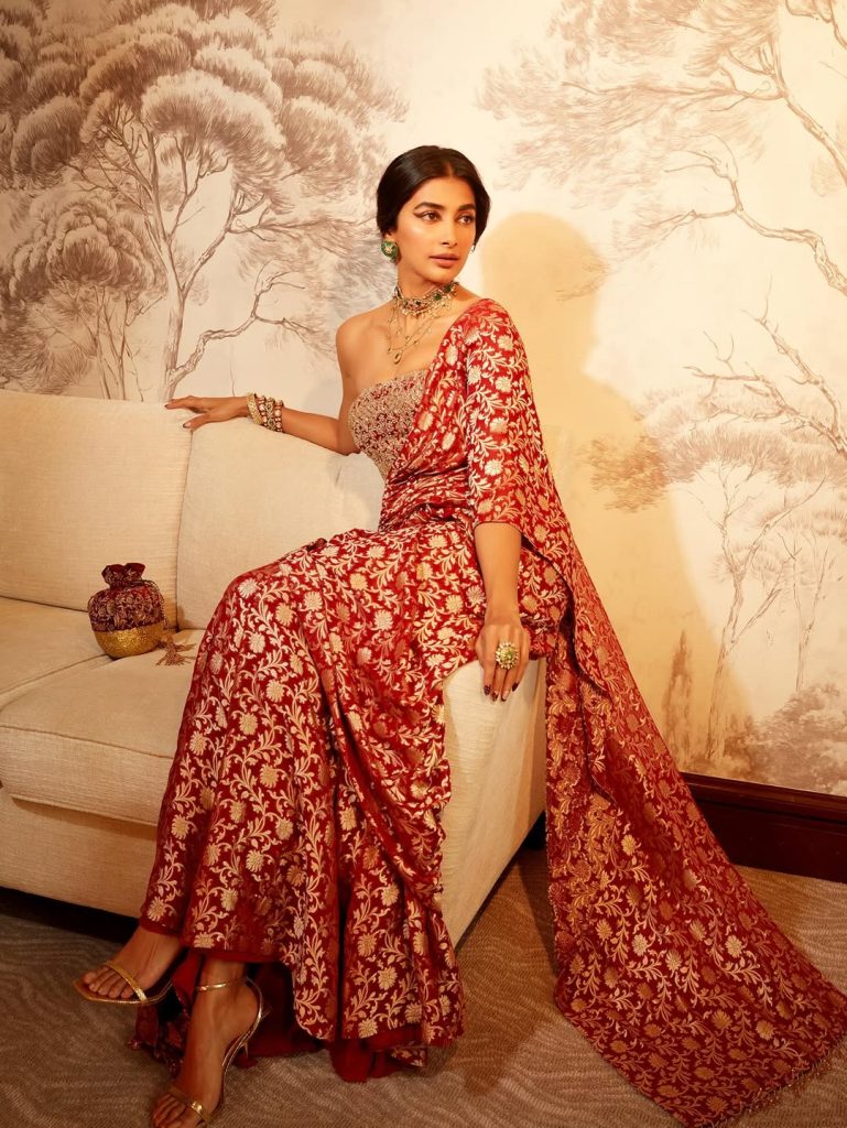 Pooja Hegde Hot Pics