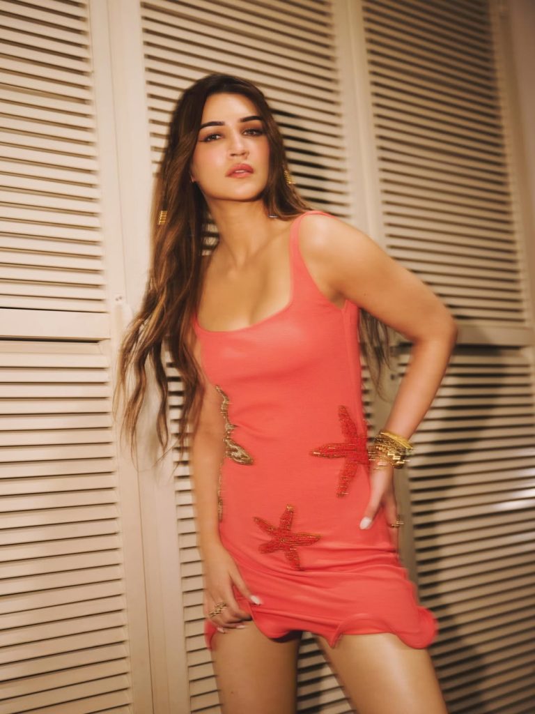 Kriti Sanon Hot Pics