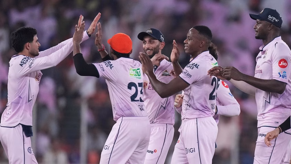 Gujarat Titans vs Sunrisers Hyderabad: Washington Sundar's Outrageous Six Highlights Match Drama