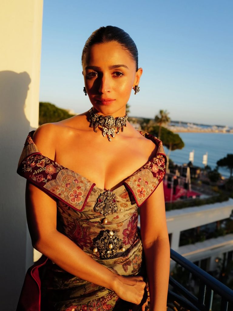 Alia Bhatt Hot Pics