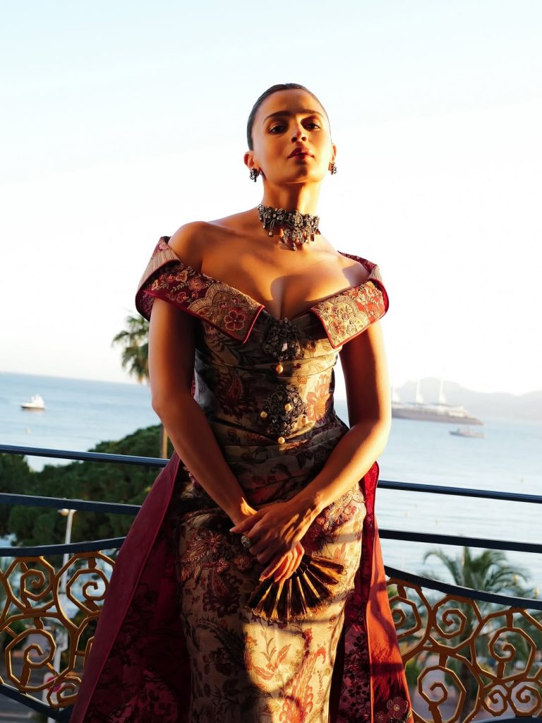 Alia Bhatt Hot Pics