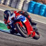 Performance Clash: Honda CBR1000RR vs Yamaha YZF-R1