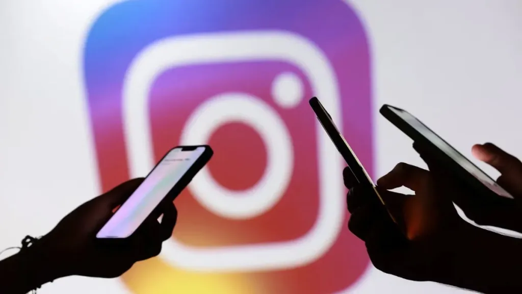 Instagram 