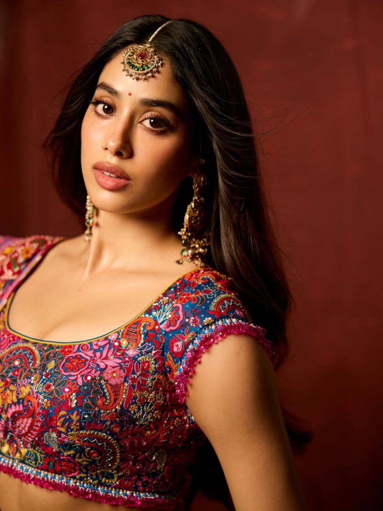 Janhvi Kapoor Hot Images