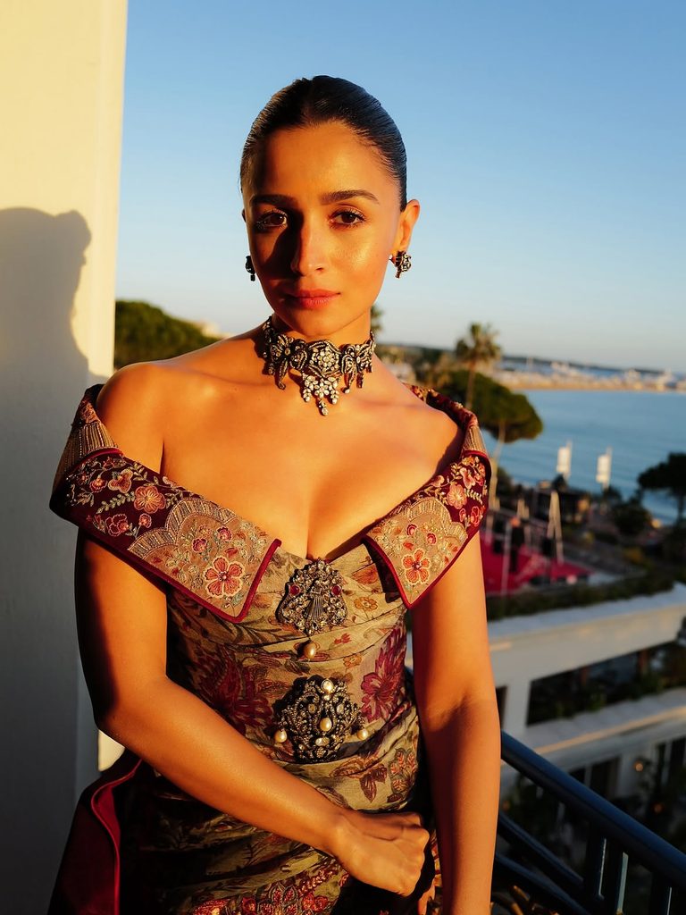 Alia Bhatt Hot Pics
