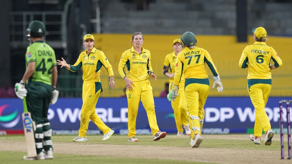 AUS-W vs PAK-W