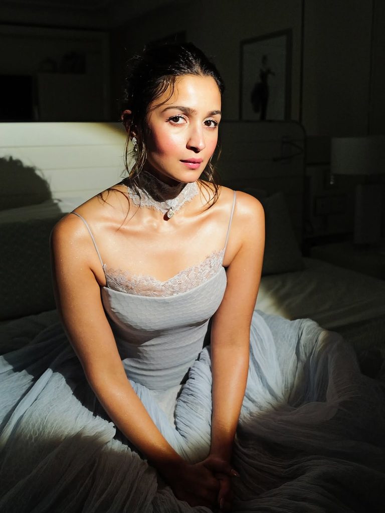 Alia Bhatt Hot Pics