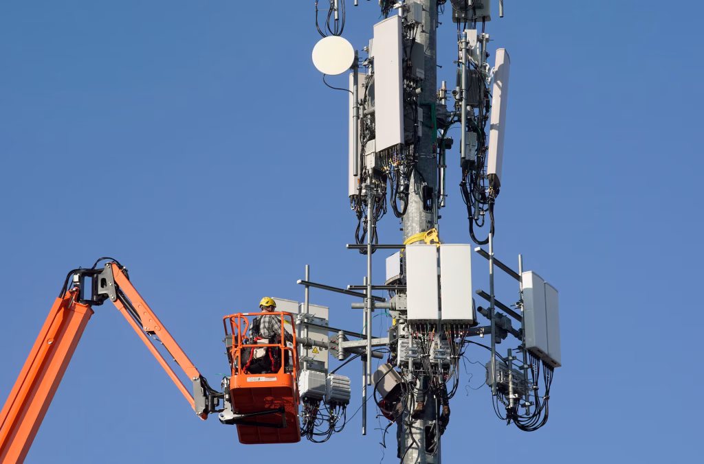 Verizon Signs $1 Billion Fiber Deal With Google — And It's Just the Start