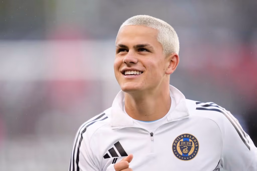 Manchester City in Advanced Talks for £86m Midfield Prodigy