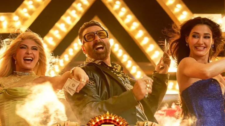 Akshay Kumar Crushes The 100 Crore Mark