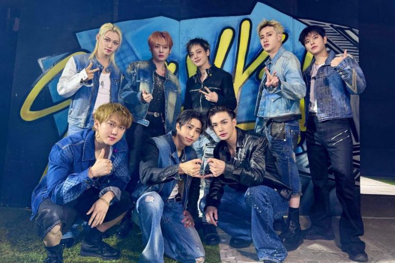 Stray Kids