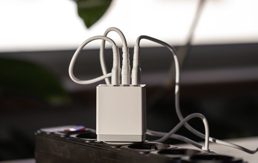 USB-C Charging: The Practical Trade-offs of Universal Standards