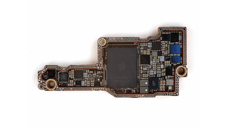iPhone Prices Could Rise Again in 2027 as Apple Accepts Samsung's Steep Memory Price Hike