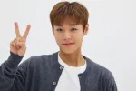 Park Ji Hoon’s New Light Stick Has A Little Jaguar Hiding In It