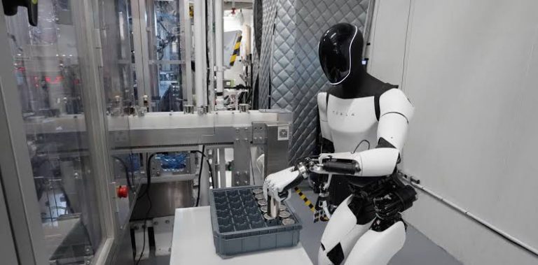 Tesla’s 20,000 Robot Army: The Hand Problem