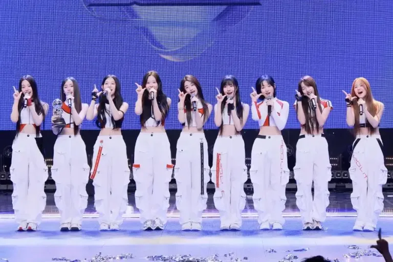 A2O LITE’s “NEON” Just Won Its Third Trophy and the Rookies Are Glowing