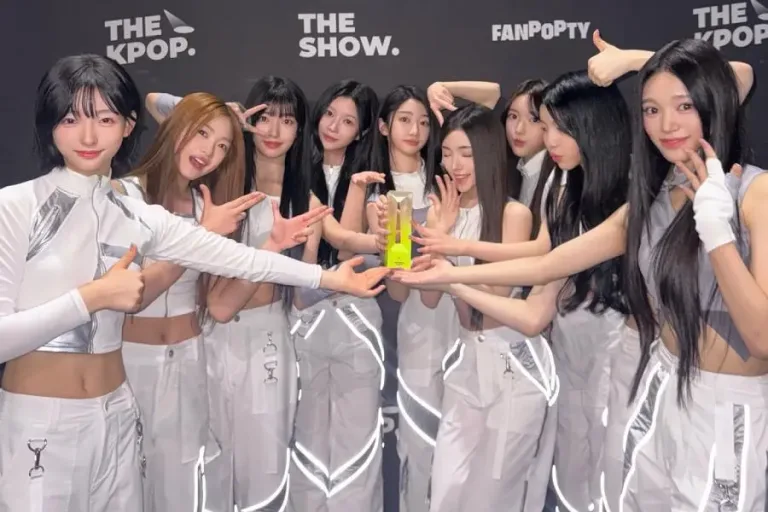 A2O LITE Won Their First Trophy in Just 7 Days, and “NEON” Is Glowing