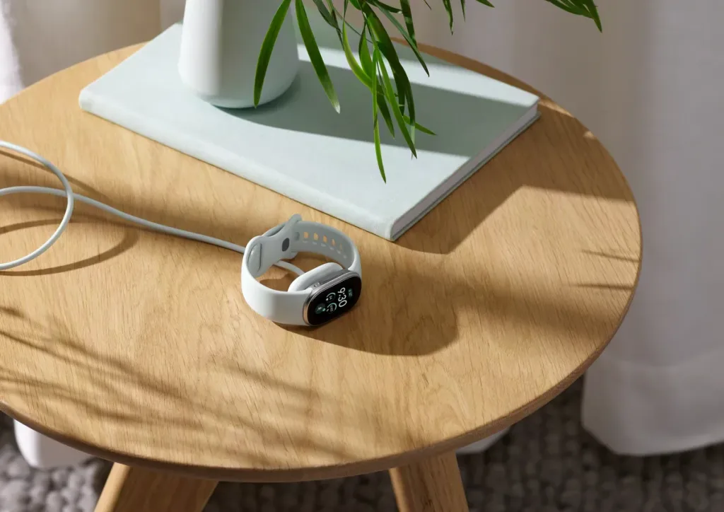 Google Fitbit Edge Launched at $179.99: 1.34-Inch AMOLED, 7-Day Battery and 8 Key Specs