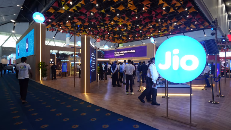 Jio’s Satellite Internet: India’s Starlink Rival!