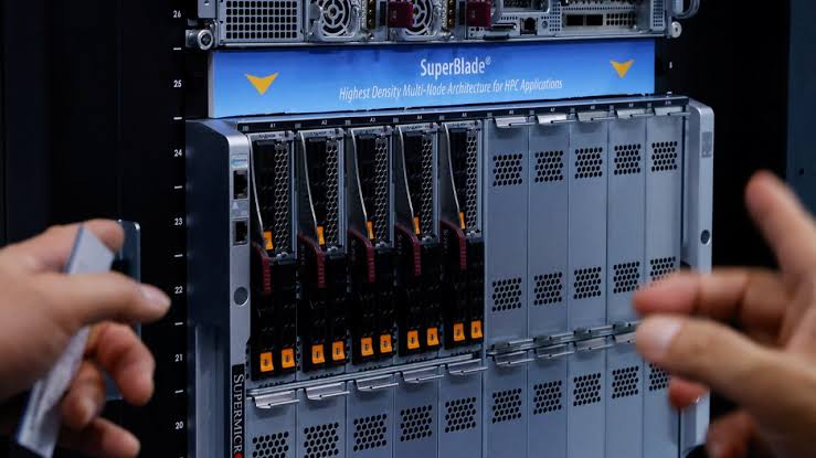 Is Super Micro’s Debt Threatening AI?