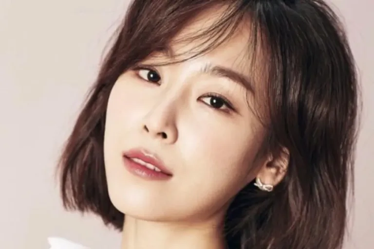 Seo Hyun Jin Mourns Father’s Passing