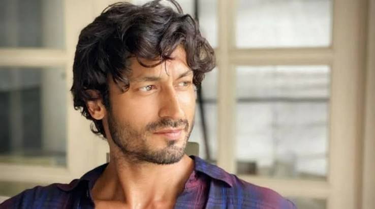 Vidyut Jammwal Opens