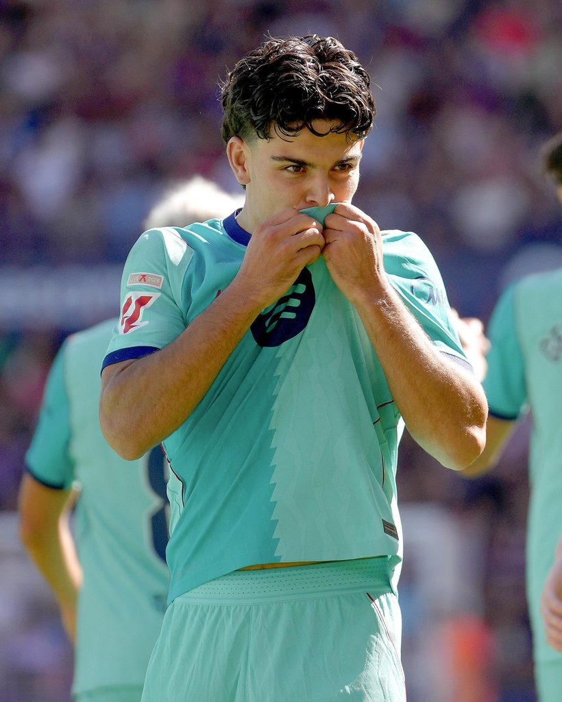 Xavi Espart signs a new Barcelona contract as part of the club’s youth strategy