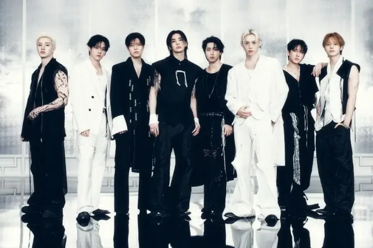 Stray Kids